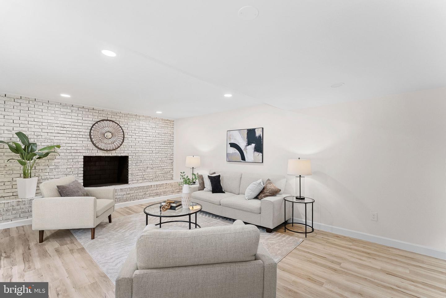 5924 JANE WAY, ALEXANDRIA, Virginia 22310, 5 Bedrooms Bedrooms, ,2 BathroomsBathrooms,Residential,For sale,5924 JANE WAY,VAFX2269702 MLS # VAFX2269702