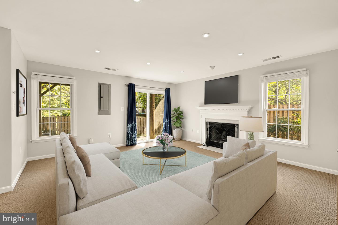 3015 FALLSWOOD GLEN CT, FALLS CHURCH, Virginia 22044, 3 Bedrooms Bedrooms, ,2 BathroomsBathrooms,Residential,For sale,3015 FALLSWOOD GLEN CT,VAFX2269706 MLS # VAFX2269706