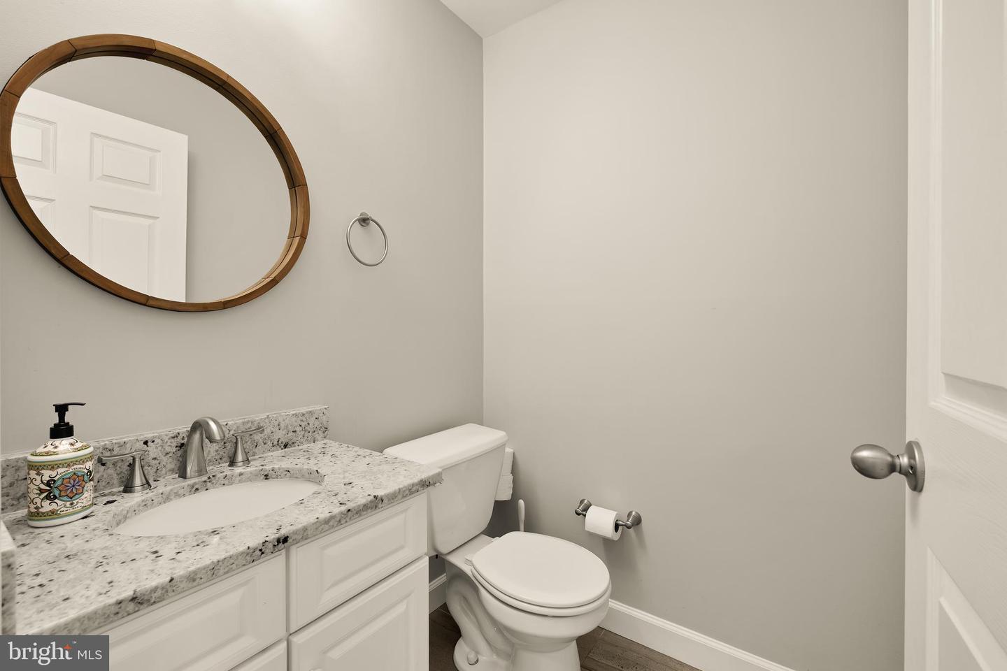 3015 FALLSWOOD GLEN CT, FALLS CHURCH, Virginia 22044, 3 Bedrooms Bedrooms, ,2 BathroomsBathrooms,Residential,For sale,3015 FALLSWOOD GLEN CT,VAFX2269706 MLS # VAFX2269706