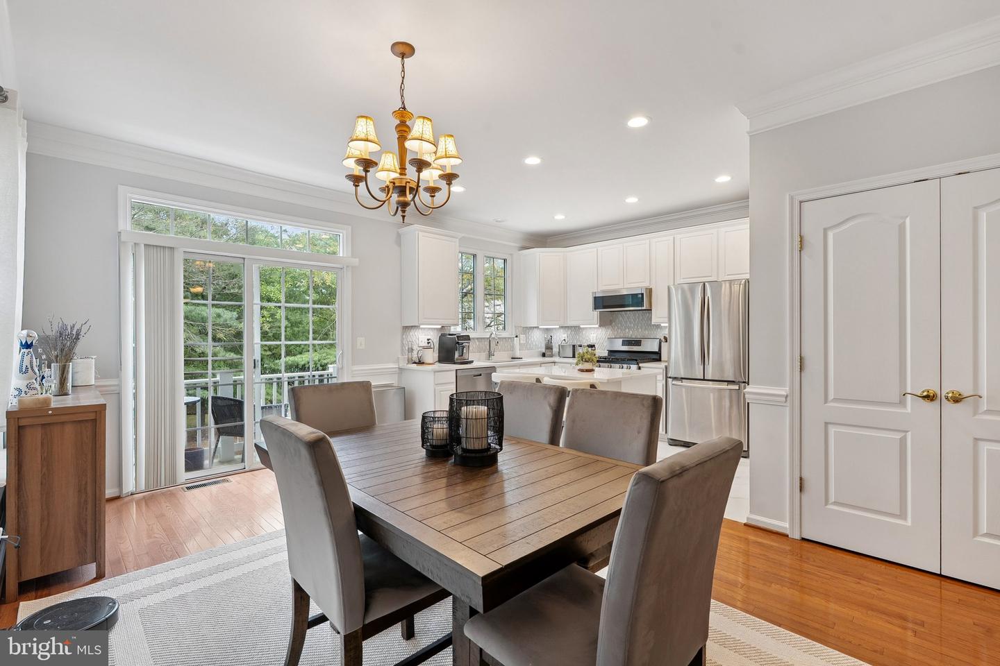 12045 OVERBRIDGE LN, FAIRFAX, Virginia 22030, 4 Bedrooms Bedrooms, 8 Rooms Rooms,3 BathroomsBathrooms,Residential,For sale,12045 OVERBRIDGE LN,VAFX2269778 MLS # VAFX2269778
