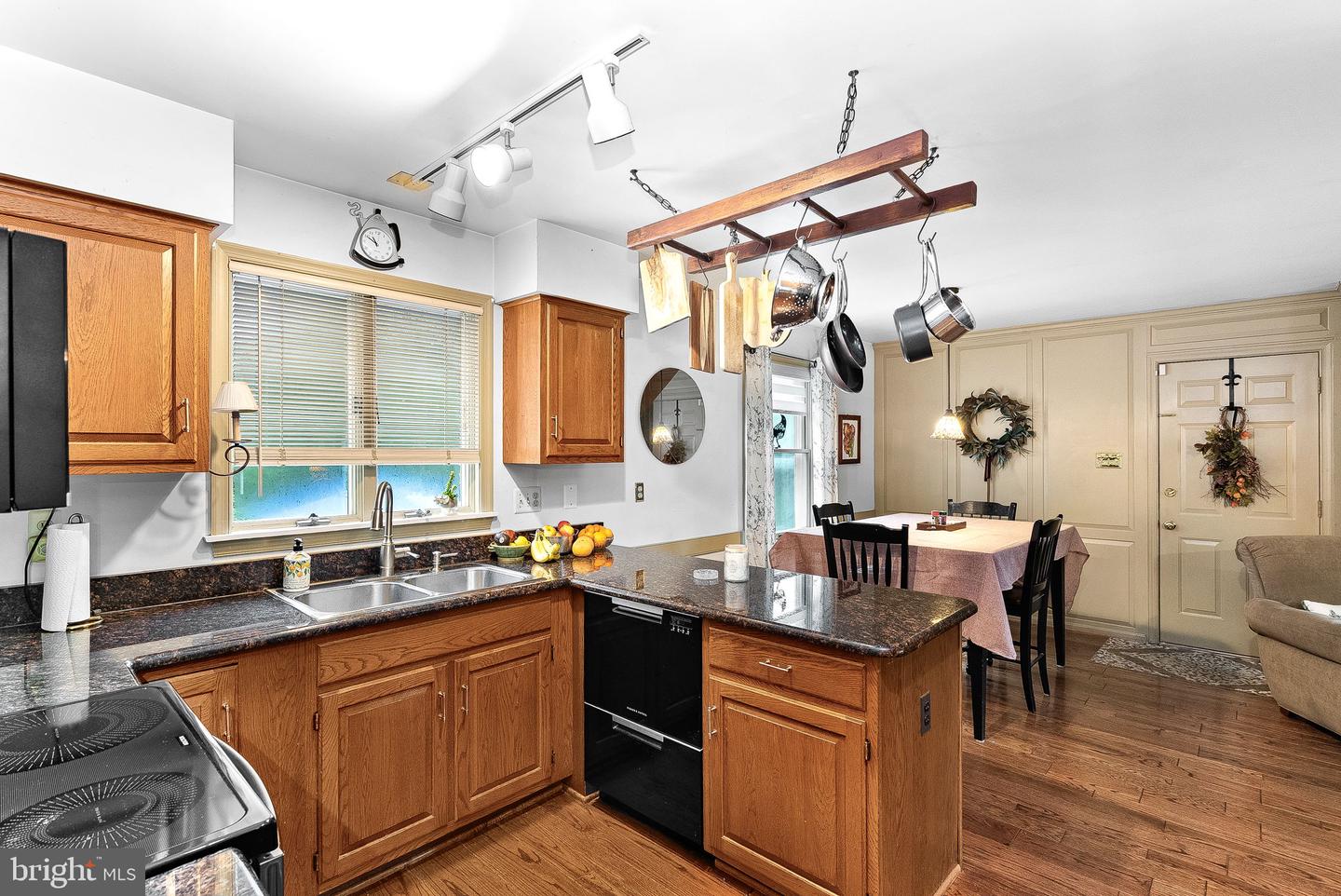 420 W H ST W, PURCELLVILLE, Virginia 20132, 4 Bedrooms Bedrooms, ,3 BathroomsBathrooms,Residential,For sale,420 W H ST W,VALO2107820 MLS # VALO2107820