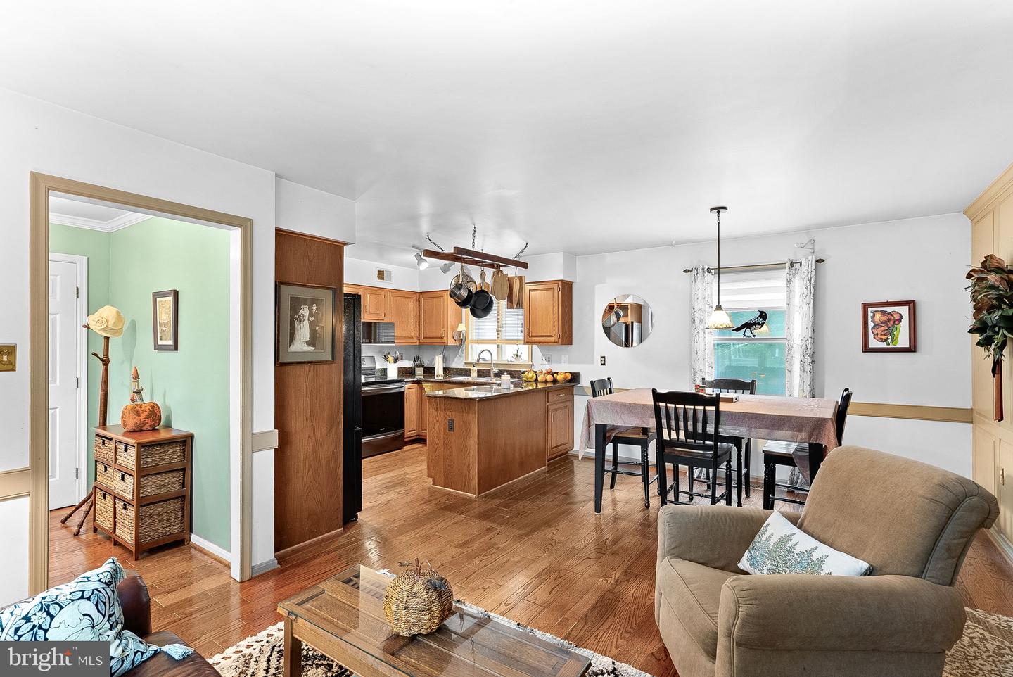 420 W H ST W, PURCELLVILLE, Virginia 20132, 4 Bedrooms Bedrooms, ,3 BathroomsBathrooms,Residential,For sale,420 W H ST W,VALO2107820 MLS # VALO2107820