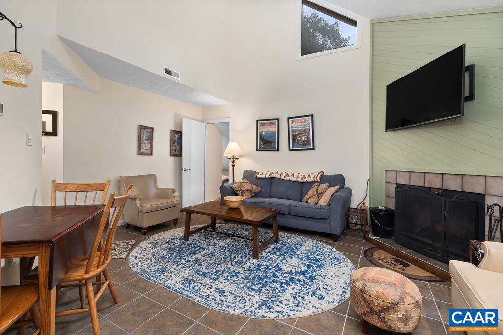 755 LAURELWOOD CONDOS, WINTERGREEN RESORT, Virginia 22967, 2 Bedrooms Bedrooms, ,2 BathroomsBathrooms,Residential,For sale,755 LAURELWOOD CONDOS,669470 MLS # 669470
