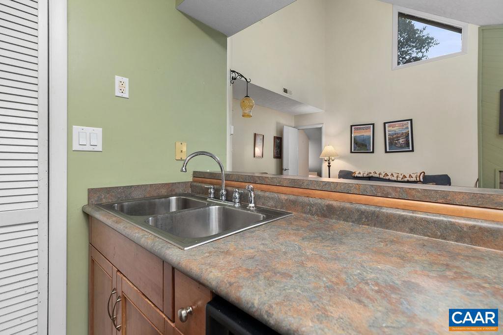 755 LAURELWOOD CONDOS, WINTERGREEN RESORT, Virginia 22967, 2 Bedrooms Bedrooms, ,2 BathroomsBathrooms,Residential,For sale,755 LAURELWOOD CONDOS,669470 MLS # 669470