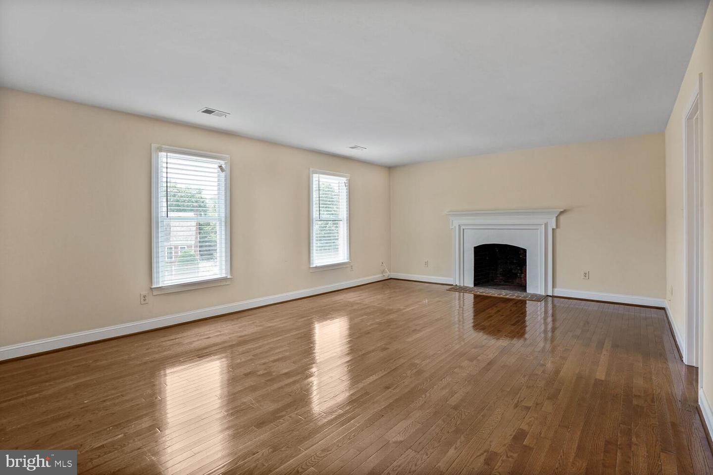 7204 QUIET CV, ANNANDALE, Virginia 22003, 4 Bedrooms Bedrooms, ,4 BathroomsBathrooms,Residential,For sale,7204 QUIET CV,VAFX2269784 MLS # VAFX2269784