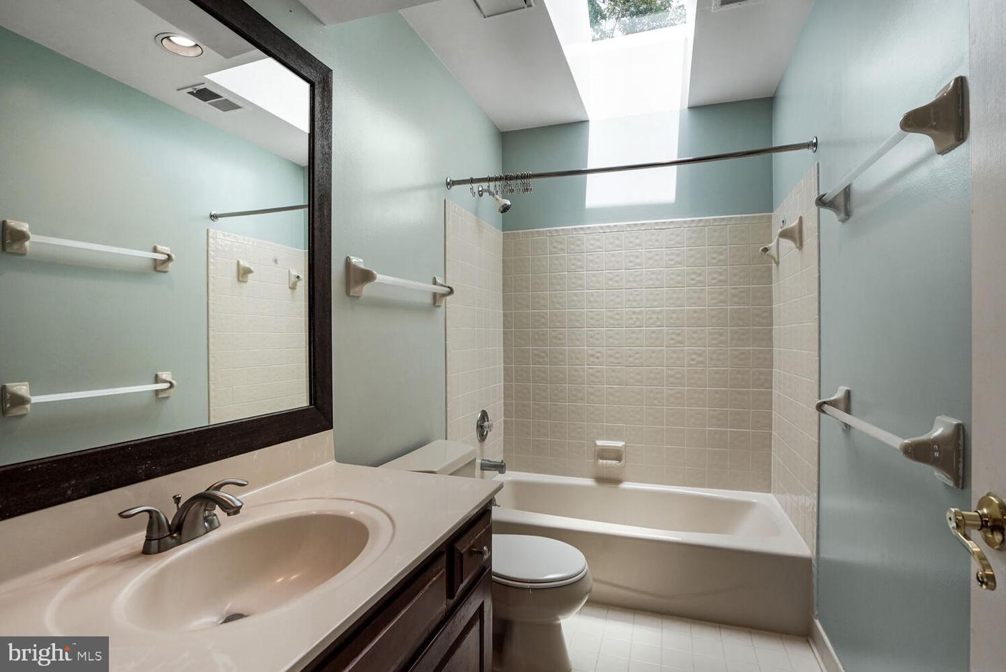 7204 QUIET CV, ANNANDALE, Virginia 22003, 4 Bedrooms Bedrooms, ,4 BathroomsBathrooms,Residential,For sale,7204 QUIET CV,VAFX2269784 MLS # VAFX2269784