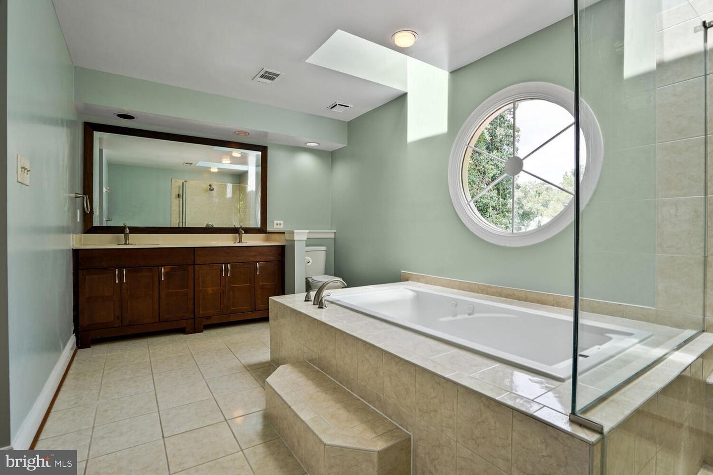 7204 QUIET CV, ANNANDALE, Virginia 22003, 4 Bedrooms Bedrooms, ,4 BathroomsBathrooms,Residential,For sale,7204 QUIET CV,VAFX2269784 MLS # VAFX2269784