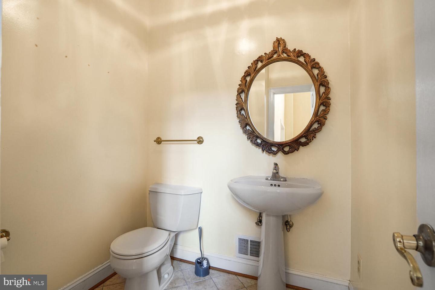 7204 QUIET CV, ANNANDALE, Virginia 22003, 4 Bedrooms Bedrooms, ,4 BathroomsBathrooms,Residential,For sale,7204 QUIET CV,VAFX2269784 MLS # VAFX2269784