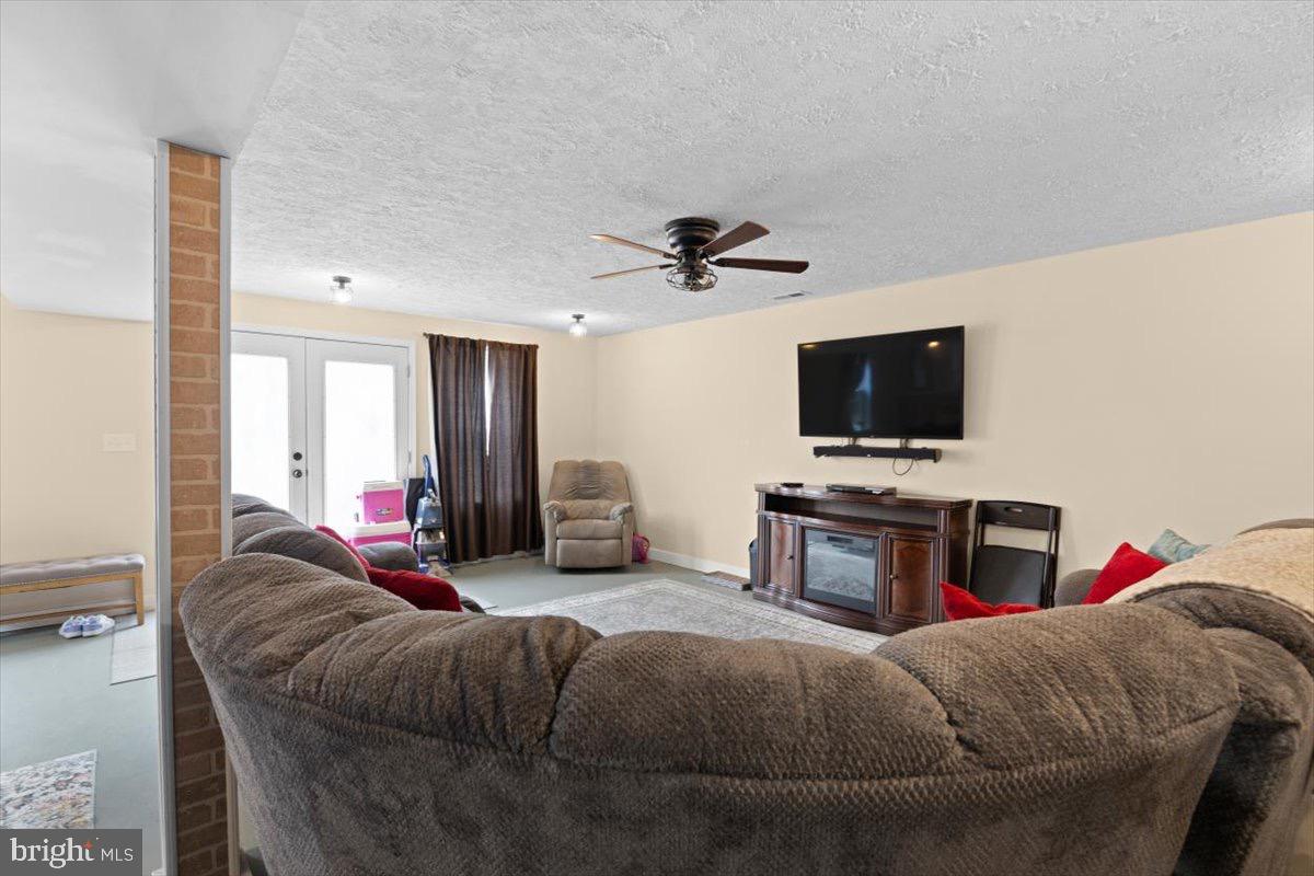 614 REMINGTON DR, WINCHESTER, Virginia 22602, 3 Bedrooms Bedrooms, 10 Rooms Rooms,2 BathroomsBathrooms,Residential,For sale,614 REMINGTON DR,VAFV2037104 MLS # VAFV2037104
