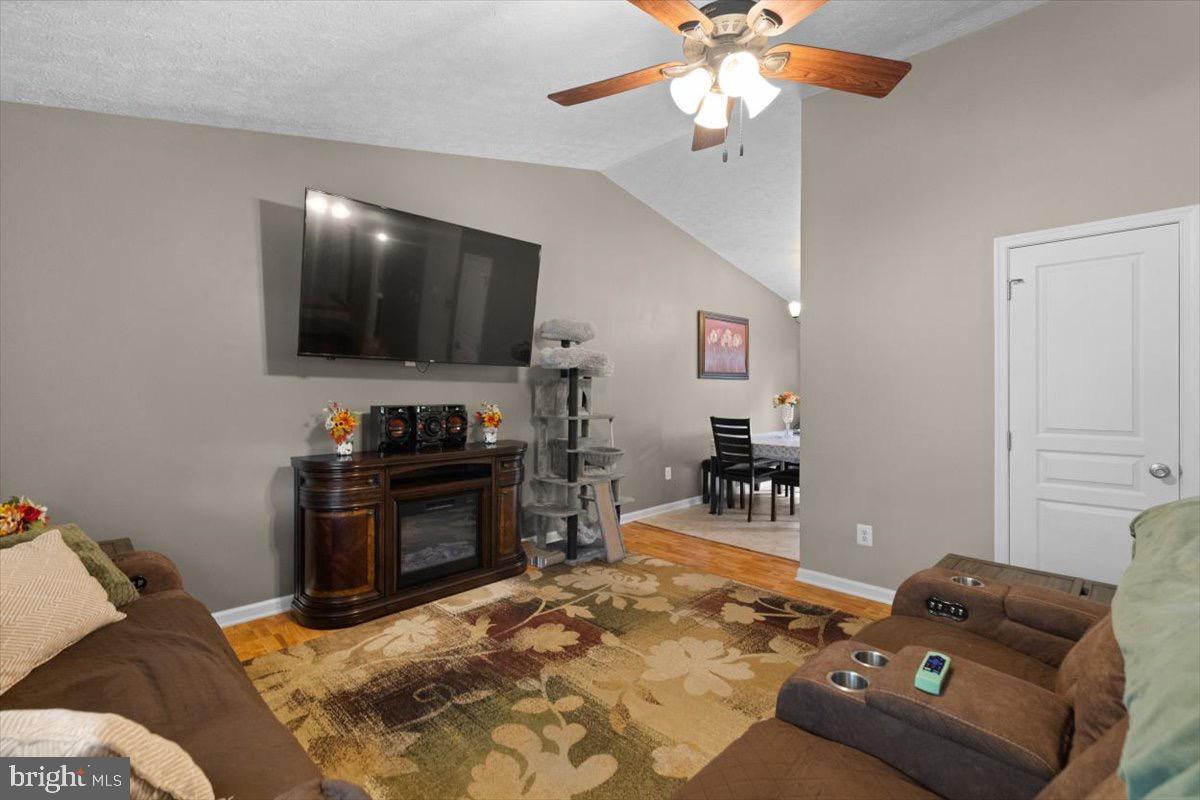 614 REMINGTON DR, WINCHESTER, Virginia 22602, 3 Bedrooms Bedrooms, 10 Rooms Rooms,2 BathroomsBathrooms,Residential,For sale,614 REMINGTON DR,VAFV2037104 MLS # VAFV2037104