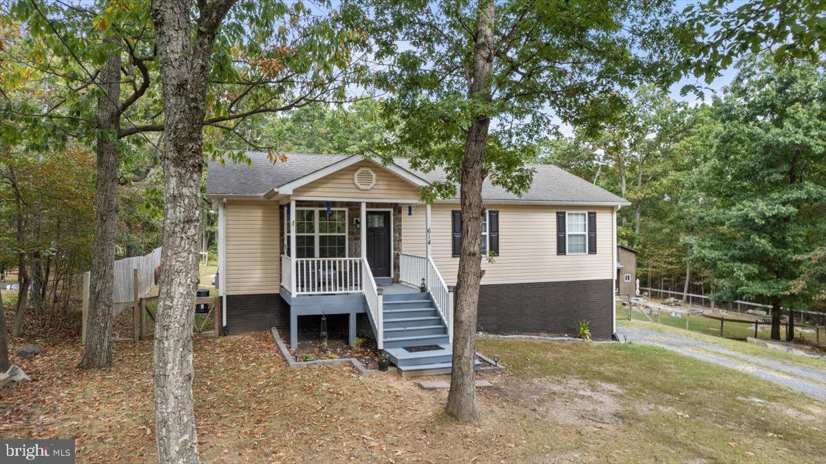 614 REMINGTON DR, WINCHESTER, Virginia 22602, 3 Bedrooms Bedrooms, 10 Rooms Rooms,2 BathroomsBathrooms,Residential,For sale,614 REMINGTON DR,VAFV2037104 MLS # VAFV2037104