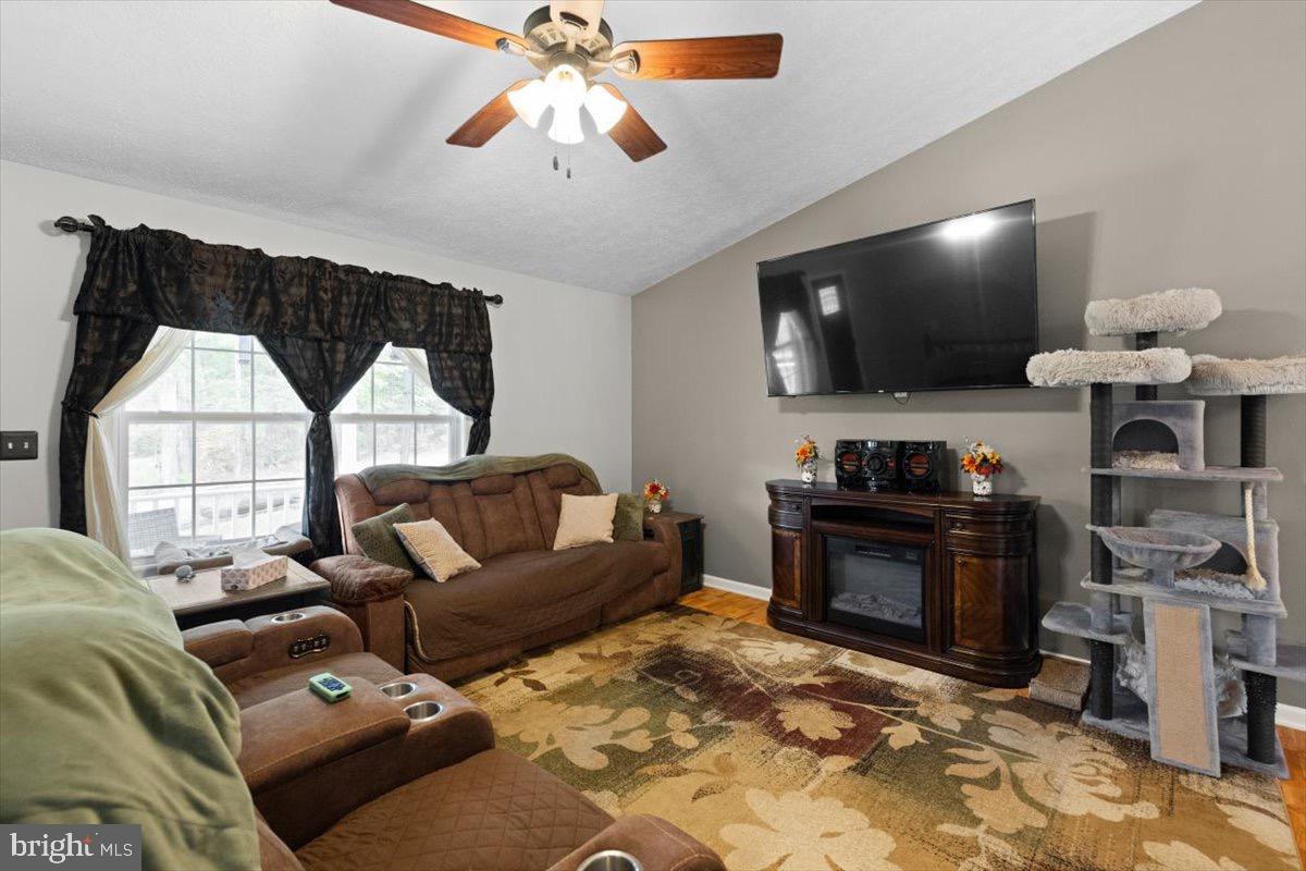 614 REMINGTON DR, WINCHESTER, Virginia 22602, 3 Bedrooms Bedrooms, 10 Rooms Rooms,2 BathroomsBathrooms,Residential,For sale,614 REMINGTON DR,VAFV2037104 MLS # VAFV2037104