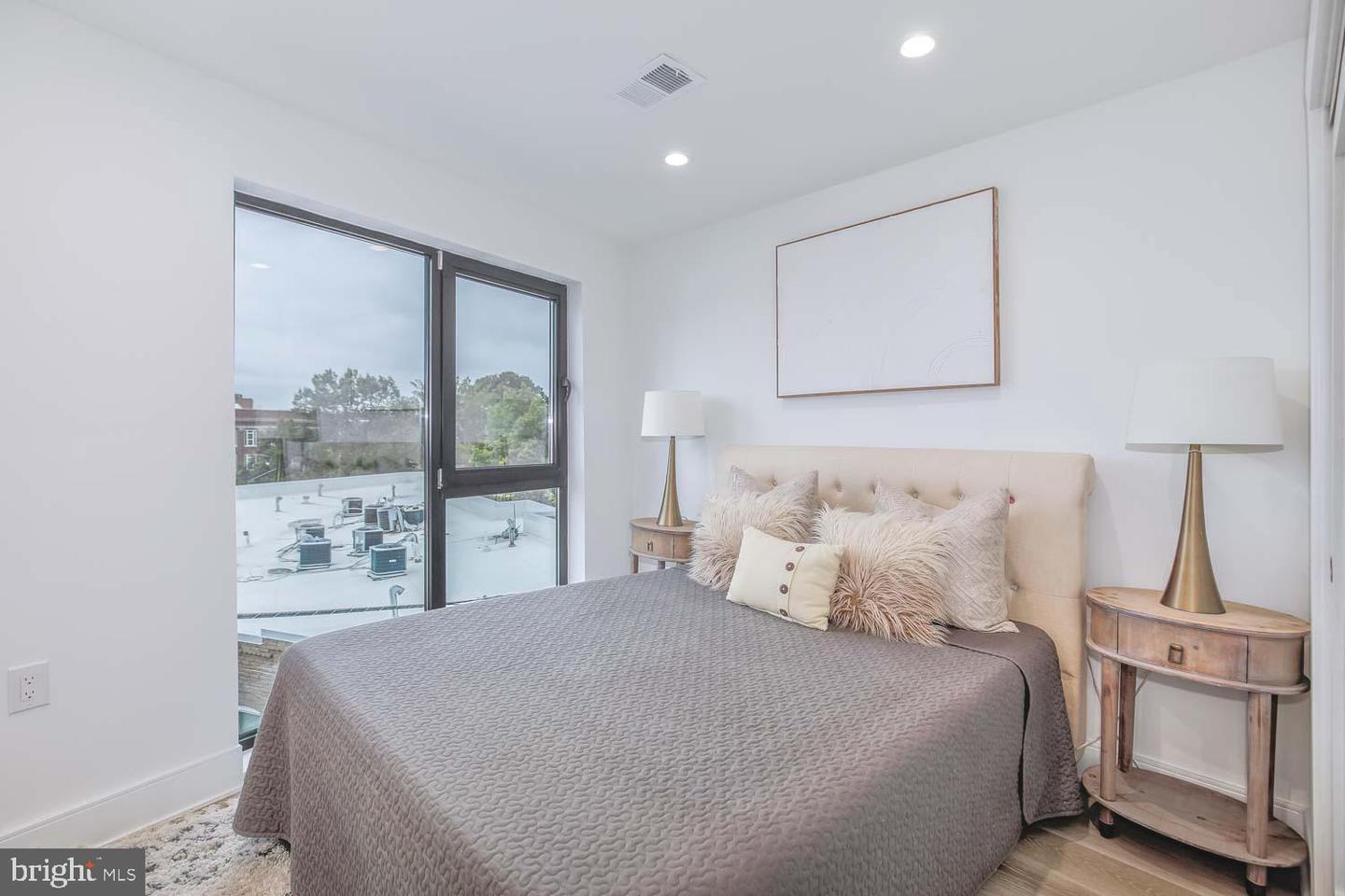 4328 GEORGIA AVE NW #401, WASHINGTON, District Of Columbia 20011, 2 Bedrooms Bedrooms, ,1 BathroomBathrooms,Residential,For sale,4328 GEORGIA AVE NW #401,DCDC2224708 MLS # DCDC2224708