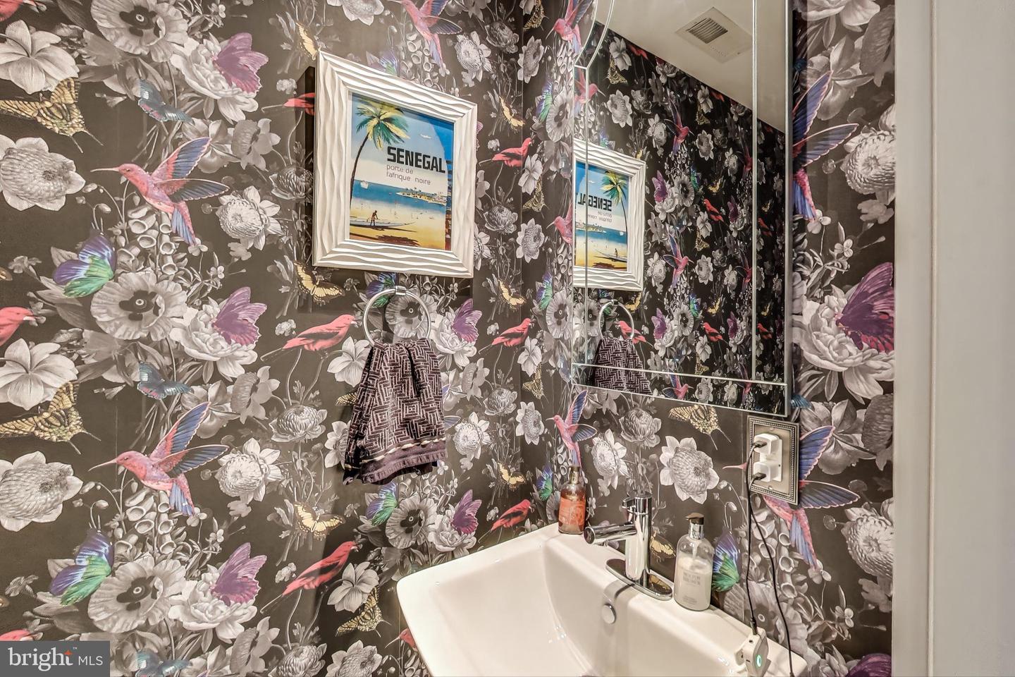 1242 NEW JERSEY AVE NW, WASHINGTON, District Of Columbia 20001, 4 Bedrooms Bedrooms, ,4 BathroomsBathrooms,Residential,For sale,1242 NEW JERSEY AVE NW,DCDC2224712 MLS # DCDC2224712
