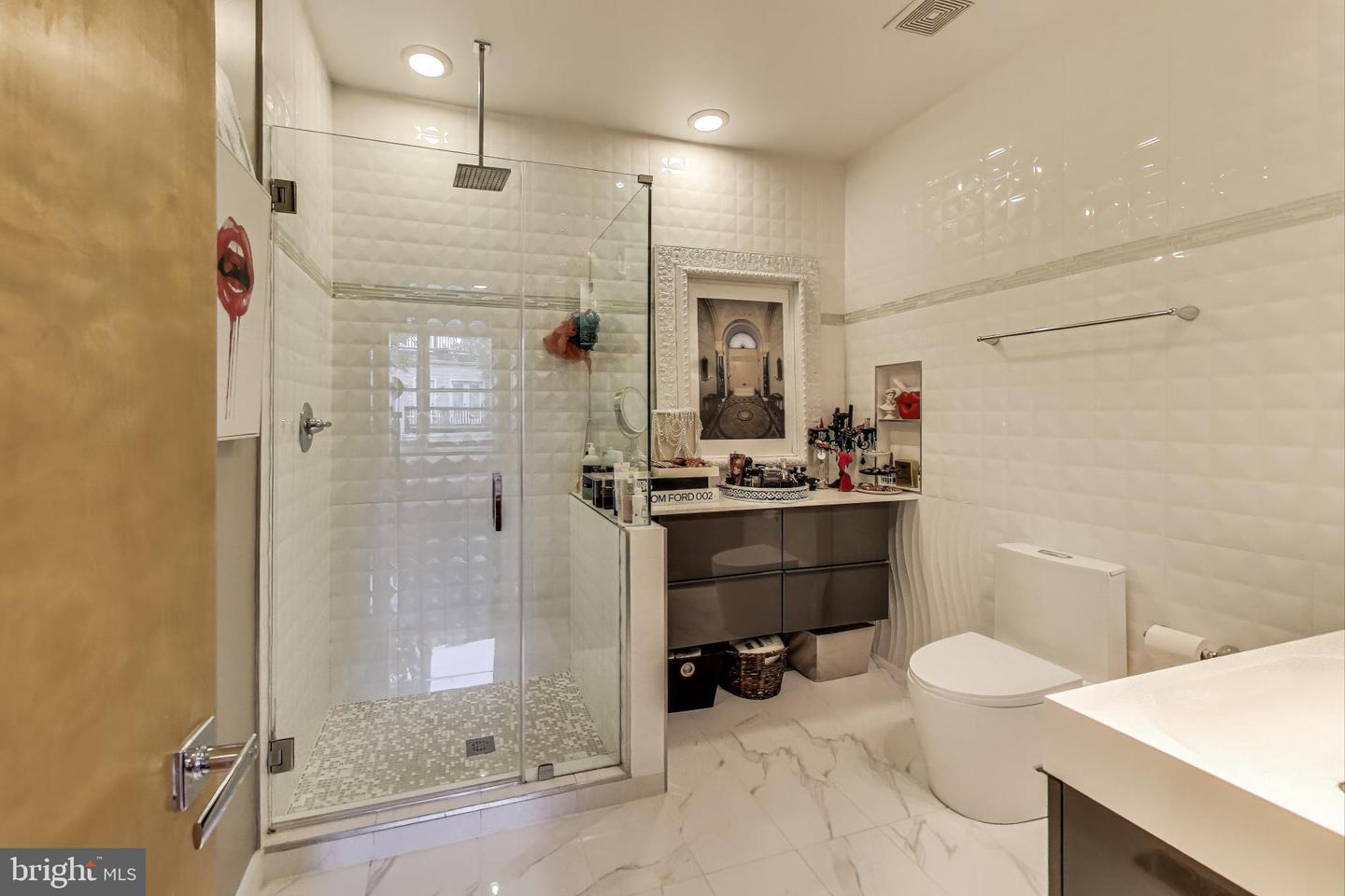 1242 NEW JERSEY AVE NW, WASHINGTON, District Of Columbia 20001, 4 Bedrooms Bedrooms, ,4 BathroomsBathrooms,Residential,For sale,1242 NEW JERSEY AVE NW,DCDC2224712 MLS # DCDC2224712