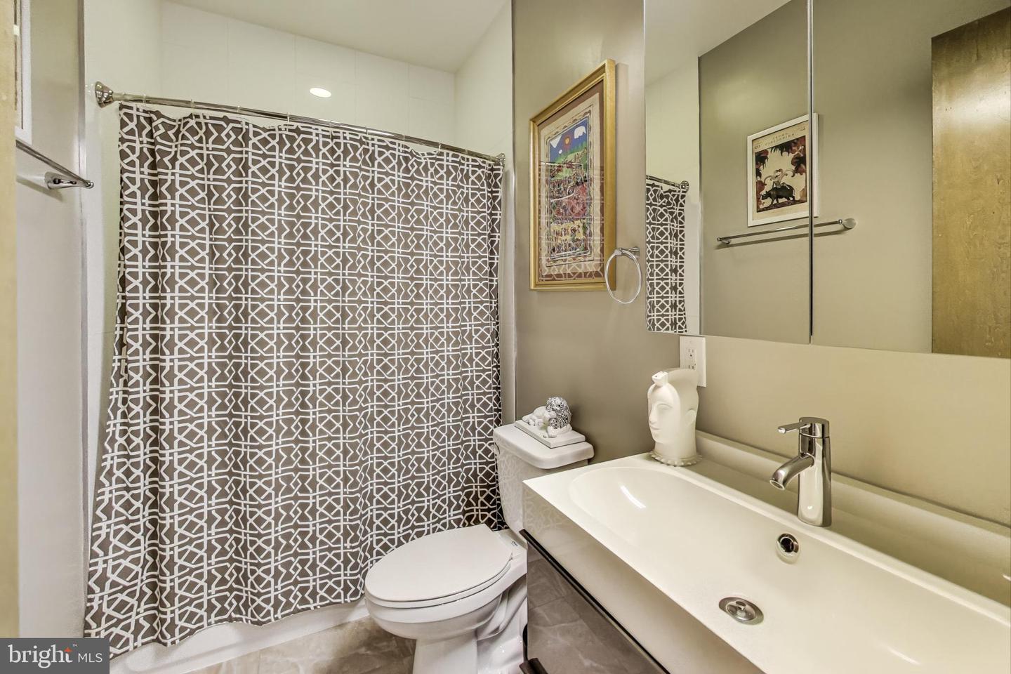 1242 NEW JERSEY AVE NW, WASHINGTON, District Of Columbia 20001, 4 Bedrooms Bedrooms, ,4 BathroomsBathrooms,Residential,For sale,1242 NEW JERSEY AVE NW,DCDC2224712 MLS # DCDC2224712