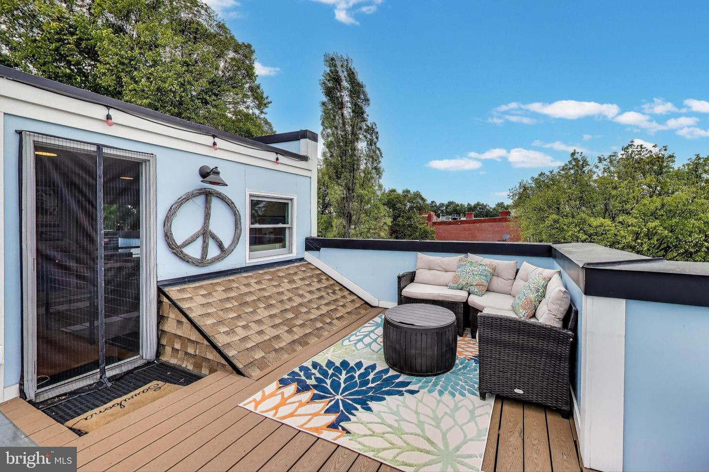 1242 NEW JERSEY AVE NW, WASHINGTON, District Of Columbia 20001, 4 Bedrooms Bedrooms, ,4 BathroomsBathrooms,Residential,For sale,1242 NEW JERSEY AVE NW,DCDC2224712 MLS # DCDC2224712