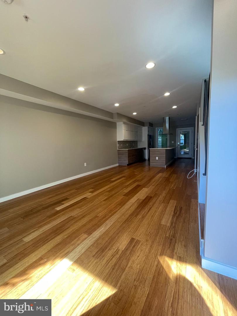 1242 NEW JERSEY AVE NW, WASHINGTON, District Of Columbia 20001, 4 Bedrooms Bedrooms, ,4 BathroomsBathrooms,Residential,For sale,1242 NEW JERSEY AVE NW,DCDC2224712 MLS # DCDC2224712