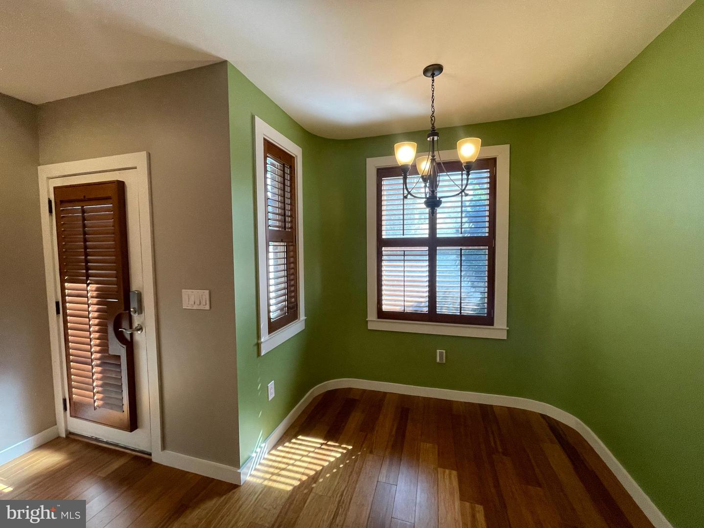 1242 NEW JERSEY AVE NW, WASHINGTON, District Of Columbia 20001, 4 Bedrooms Bedrooms, ,4 BathroomsBathrooms,Residential,For sale,1242 NEW JERSEY AVE NW,DCDC2224712 MLS # DCDC2224712