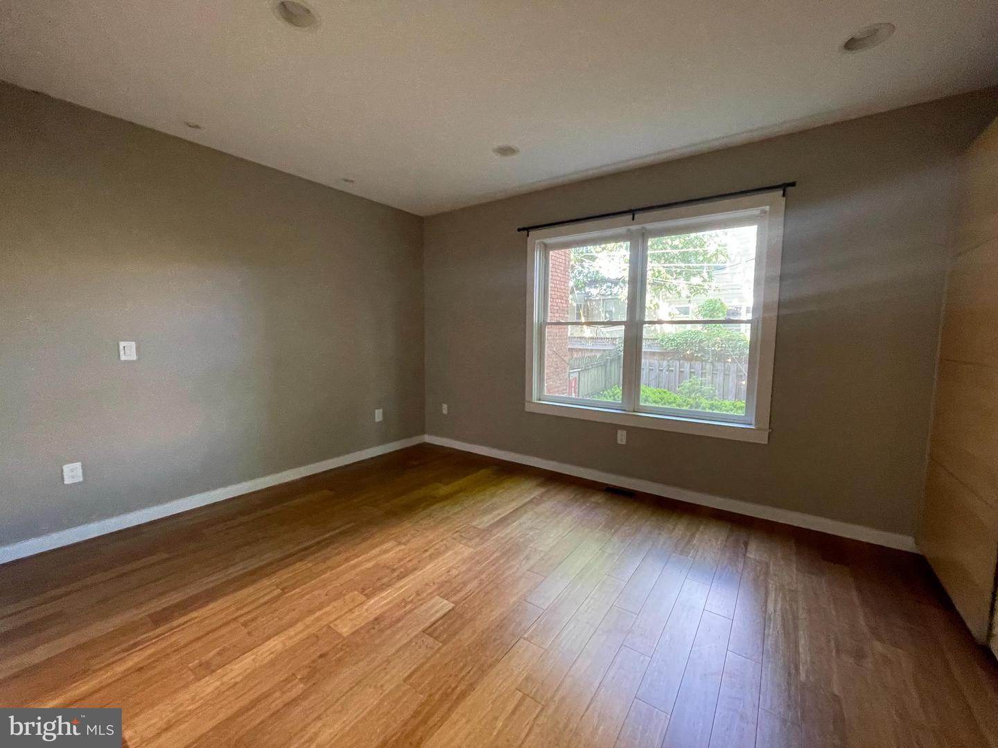 1242 NEW JERSEY AVE NW, WASHINGTON, District Of Columbia 20001, 4 Bedrooms Bedrooms, ,4 BathroomsBathrooms,Residential,For sale,1242 NEW JERSEY AVE NW,DCDC2224712 MLS # DCDC2224712