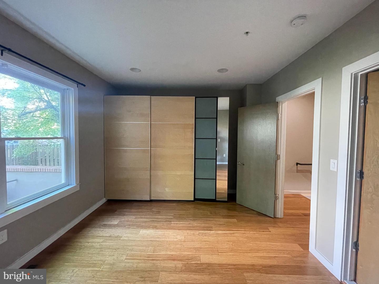 1242 NEW JERSEY AVE NW, WASHINGTON, District Of Columbia 20001, 4 Bedrooms Bedrooms, ,4 BathroomsBathrooms,Residential,For sale,1242 NEW JERSEY AVE NW,DCDC2224712 MLS # DCDC2224712