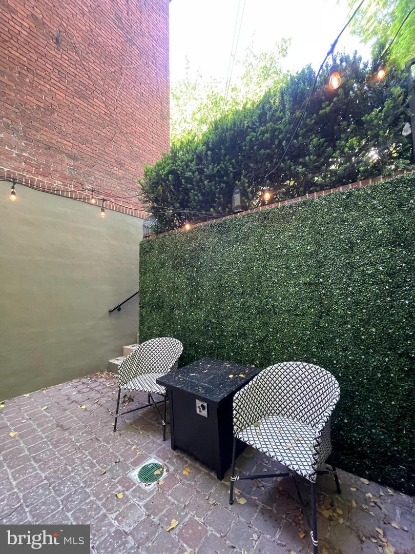 1242 NEW JERSEY AVE NW, WASHINGTON, District Of Columbia 20001, 4 Bedrooms Bedrooms, ,4 BathroomsBathrooms,Residential,For sale,1242 NEW JERSEY AVE NW,DCDC2224712 MLS # DCDC2224712