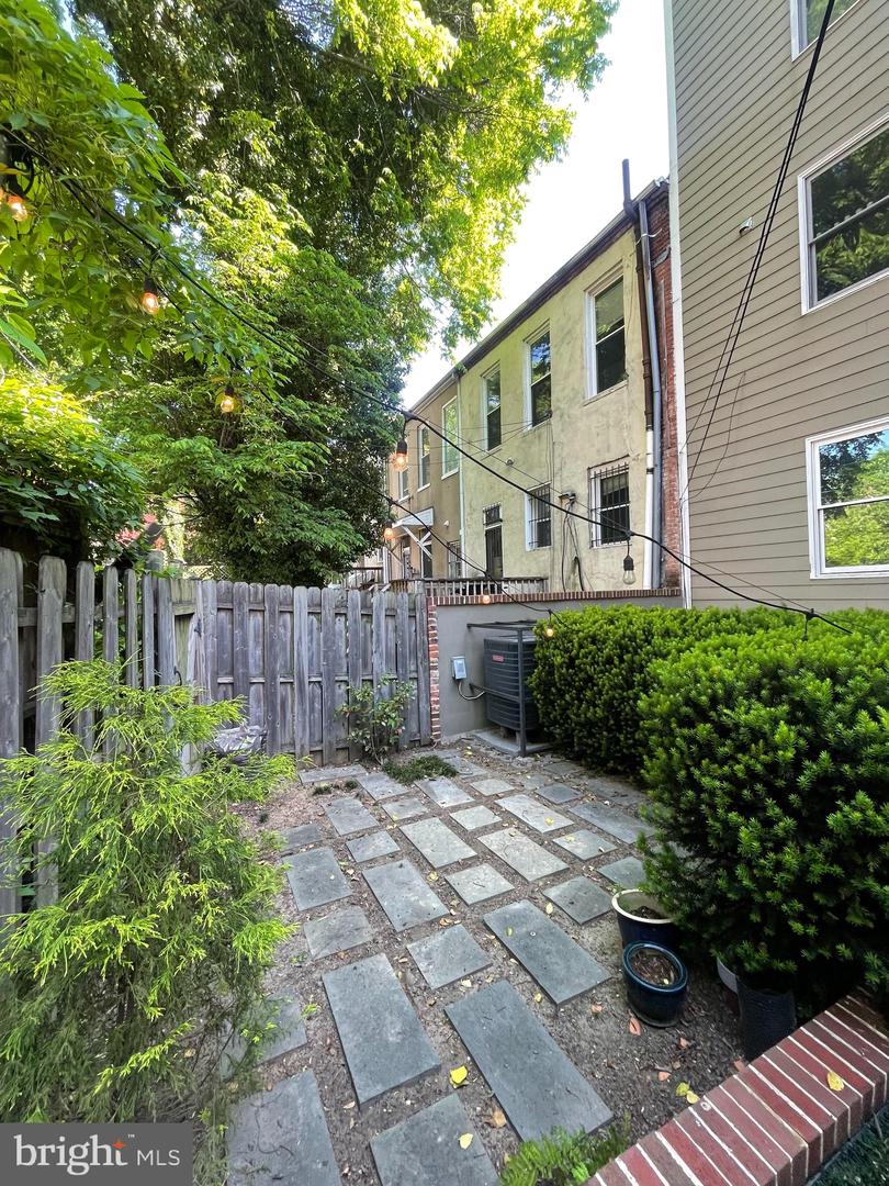 1242 NEW JERSEY AVE NW, WASHINGTON, District Of Columbia 20001, 4 Bedrooms Bedrooms, ,4 BathroomsBathrooms,Residential,For sale,1242 NEW JERSEY AVE NW,DCDC2224712 MLS # DCDC2224712