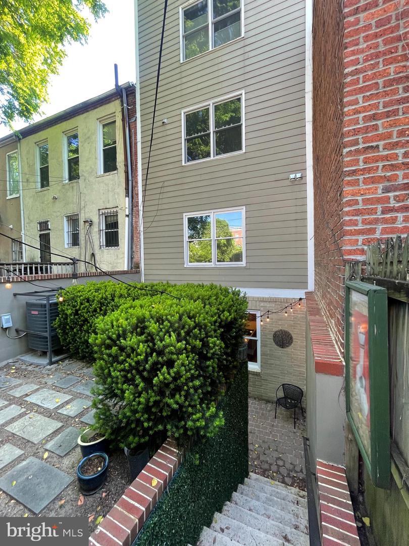 1242 NEW JERSEY AVE NW, WASHINGTON, District Of Columbia 20001, 4 Bedrooms Bedrooms, ,4 BathroomsBathrooms,Residential,For sale,1242 NEW JERSEY AVE NW,DCDC2224712 MLS # DCDC2224712