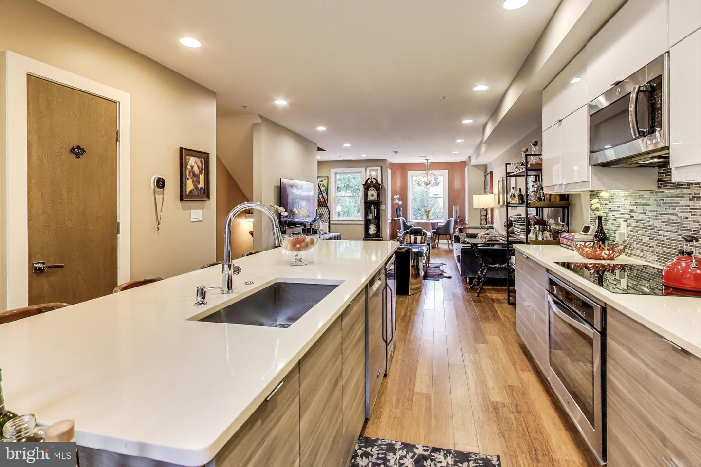 1242 NEW JERSEY AVE NW, WASHINGTON, District Of Columbia 20001, 4 Bedrooms Bedrooms, ,4 BathroomsBathrooms,Residential,For sale,1242 NEW JERSEY AVE NW,DCDC2224712 MLS # DCDC2224712