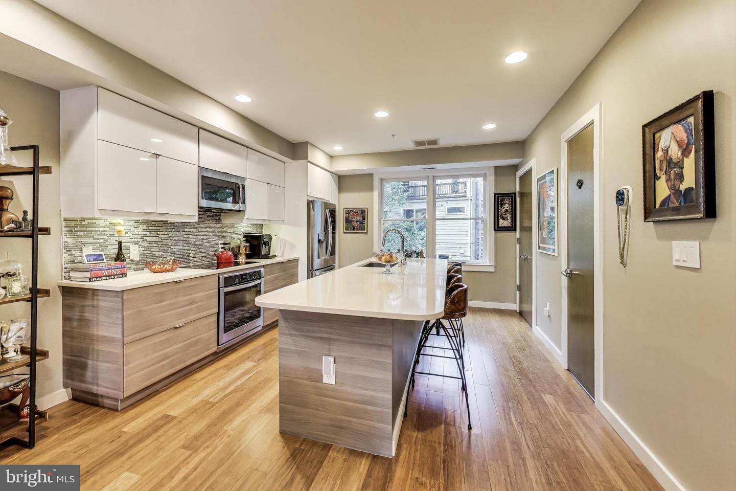 1242 NEW JERSEY AVE NW, WASHINGTON, District Of Columbia 20001, 4 Bedrooms Bedrooms, ,4 BathroomsBathrooms,Residential,For sale,1242 NEW JERSEY AVE NW,DCDC2224712 MLS # DCDC2224712