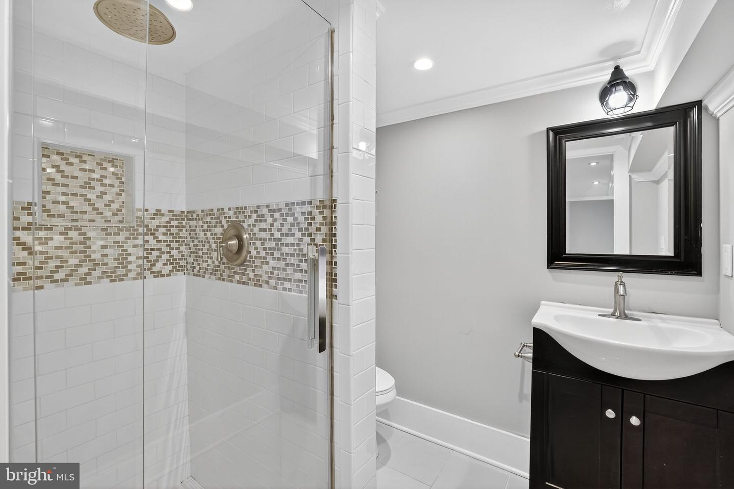 1959 H ST NE, WASHINGTON, District Of Columbia 20002, 3 Bedrooms Bedrooms, ,2 BathroomsBathrooms,Residential,For sale,1959 H ST NE,DCDC2224750 MLS # DCDC2224750