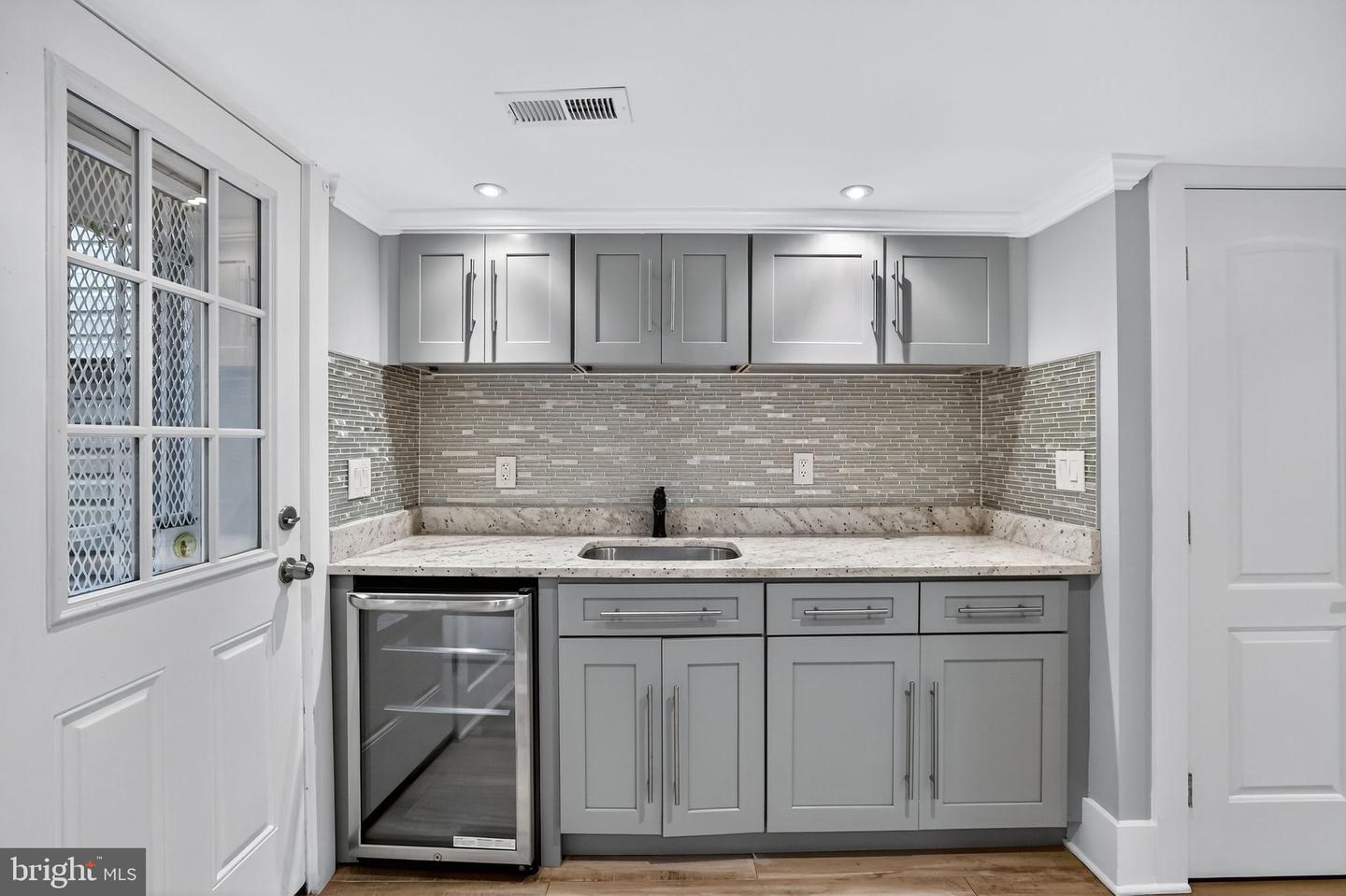 1959 H ST NE, WASHINGTON, District Of Columbia 20002, 3 Bedrooms Bedrooms, ,2 BathroomsBathrooms,Residential,For sale,1959 H ST NE,DCDC2224750 MLS # DCDC2224750