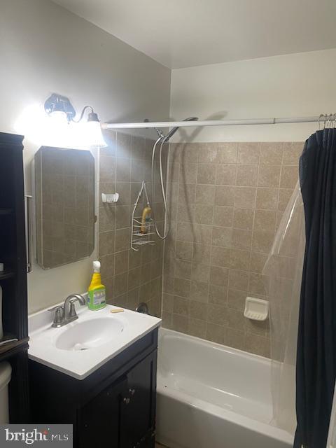 711 ARCHER CT, HERNDON, Virginia 20170, 5 Bedrooms Bedrooms, ,3 BathroomsBathrooms,Residential,For sale,711 ARCHER CT,VAFX2269894 MLS # VAFX2269894