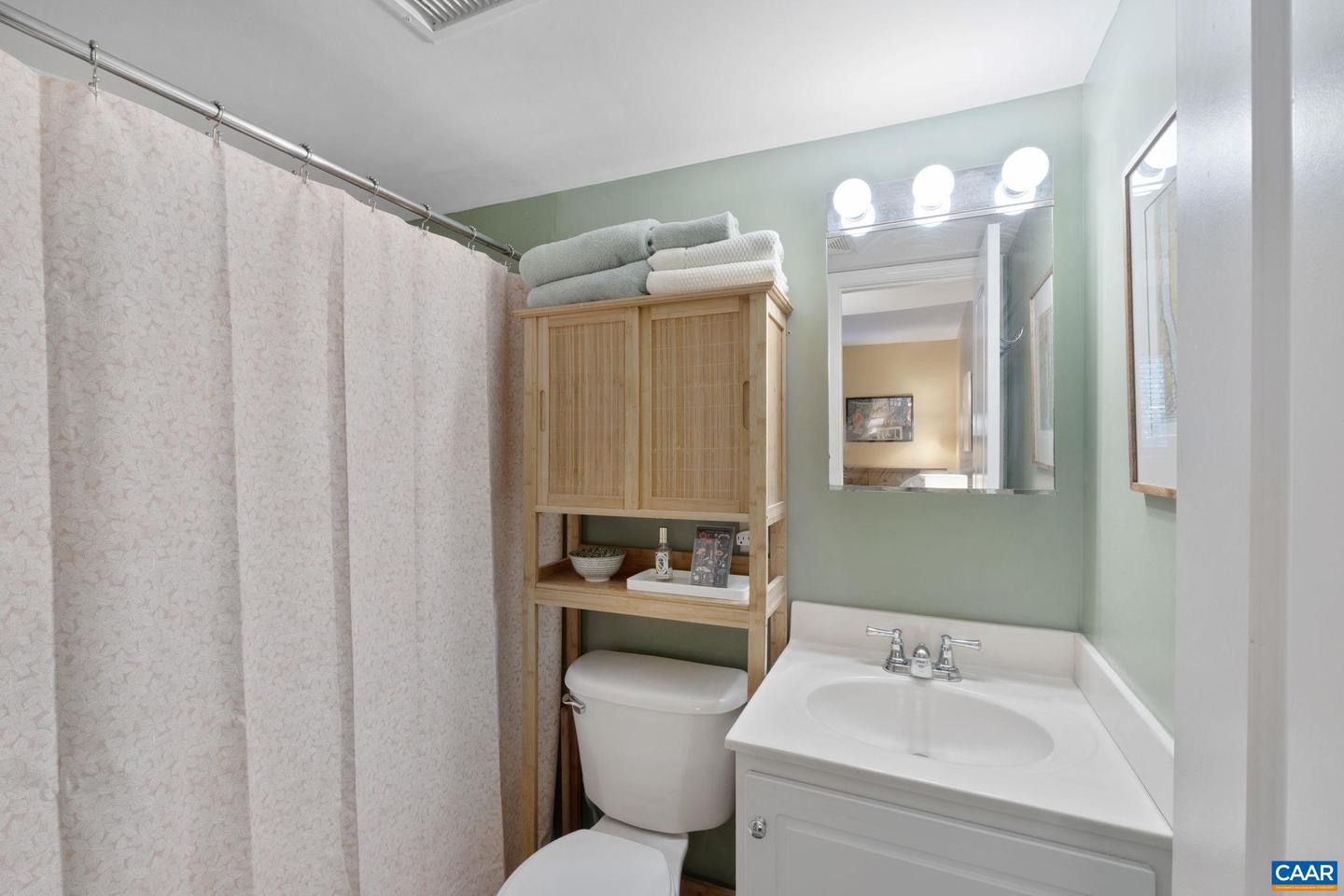 1504 VILLA TER #B, CHARLOTTESVILLE, Virginia 22903, 3 Bedrooms Bedrooms, ,2 BathroomsBathrooms,Residential,For sale,1504 VILLA TER #B,666823 MLS # 666823