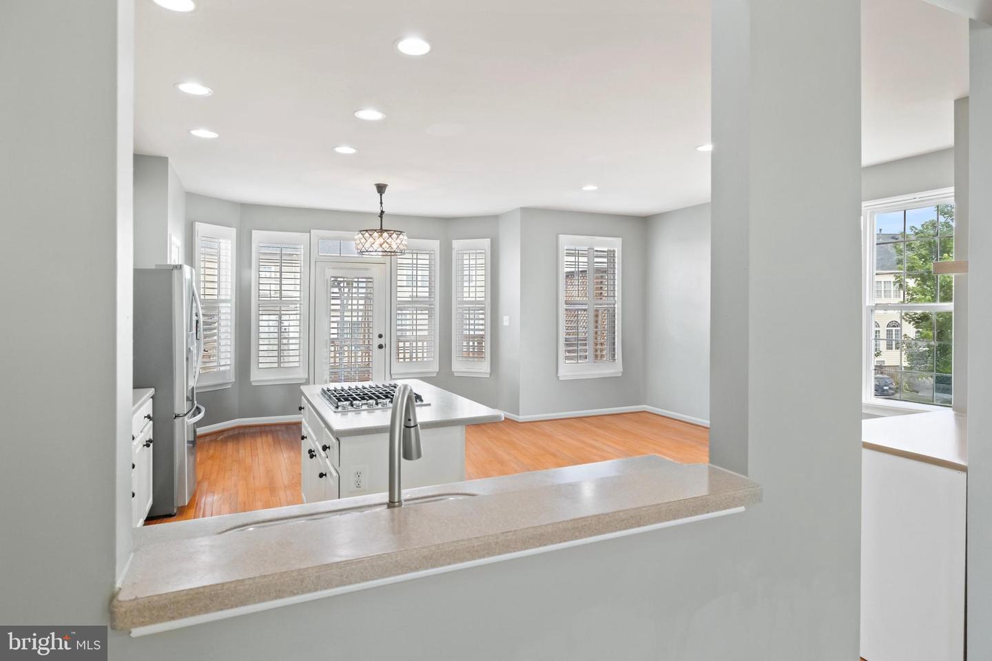 24687 KINGS CANYON SQ, ALDIE, Virginia 20105, 3 Bedrooms Bedrooms, ,2 BathroomsBathrooms,Residential,For sale,24687 KINGS CANYON SQ,VALO2103162 MLS # VALO2103162