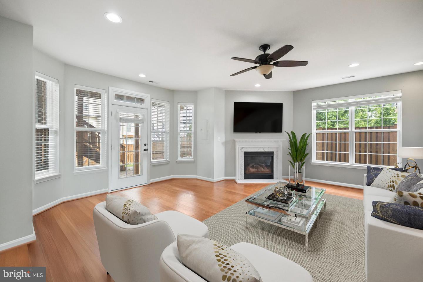 24687 KINGS CANYON SQ, ALDIE, Virginia 20105, 3 Bedrooms Bedrooms, ,2 BathroomsBathrooms,Residential,For sale,24687 KINGS CANYON SQ,VALO2103162 MLS # VALO2103162