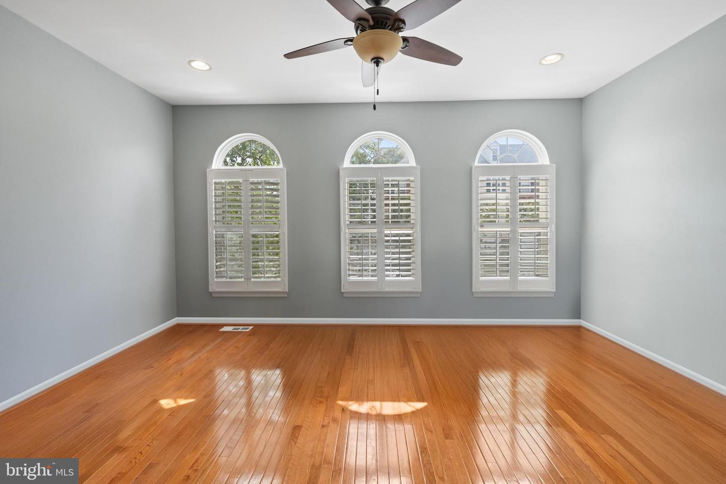 24687 KINGS CANYON SQ, ALDIE, Virginia 20105, 3 Bedrooms Bedrooms, ,2 BathroomsBathrooms,Residential,For sale,24687 KINGS CANYON SQ,VALO2103162 MLS # VALO2103162