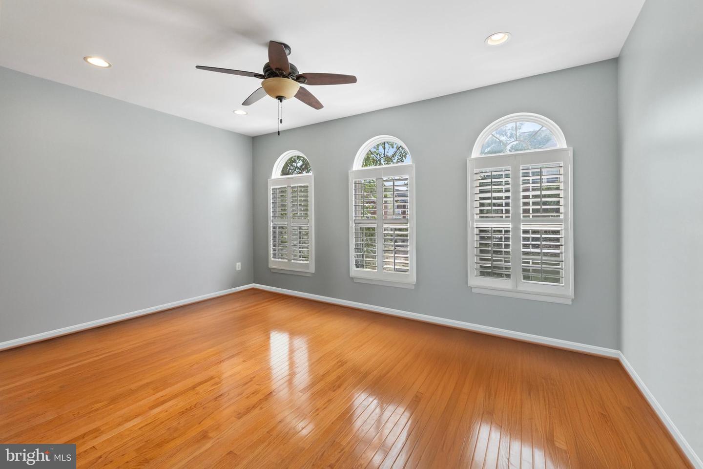 24687 KINGS CANYON SQ, ALDIE, Virginia 20105, 3 Bedrooms Bedrooms, ,2 BathroomsBathrooms,Residential,For sale,24687 KINGS CANYON SQ,VALO2103162 MLS # VALO2103162