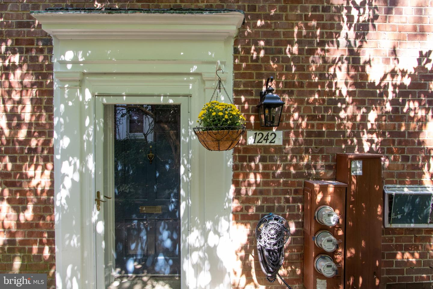 1242 MARTHA CUSTIS DR, ALEXANDRIA, Virginia 22302, 2 Bedrooms Bedrooms, 3 Rooms Rooms,1 BathroomBathrooms,Residential,For sale,1242 MARTHA CUSTIS DR,VAAX2048250 MLS # VAAX2048250