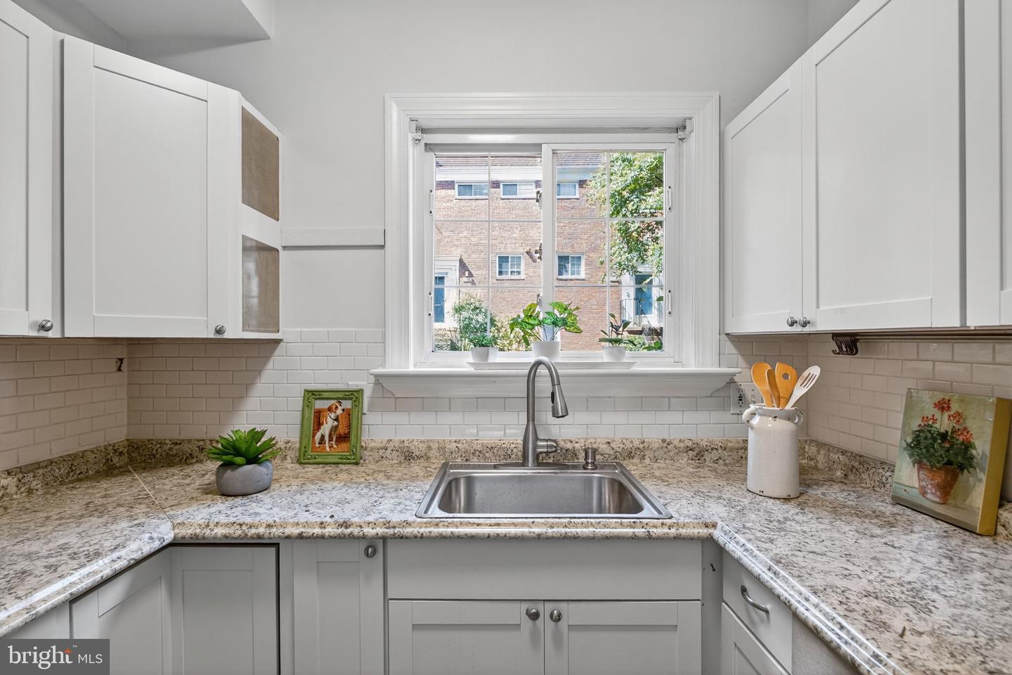 1242 MARTHA CUSTIS DR, ALEXANDRIA, Virginia 22302, 2 Bedrooms Bedrooms, 3 Rooms Rooms,1 BathroomBathrooms,Residential,For sale,1242 MARTHA CUSTIS DR,VAAX2048250 MLS # VAAX2048250