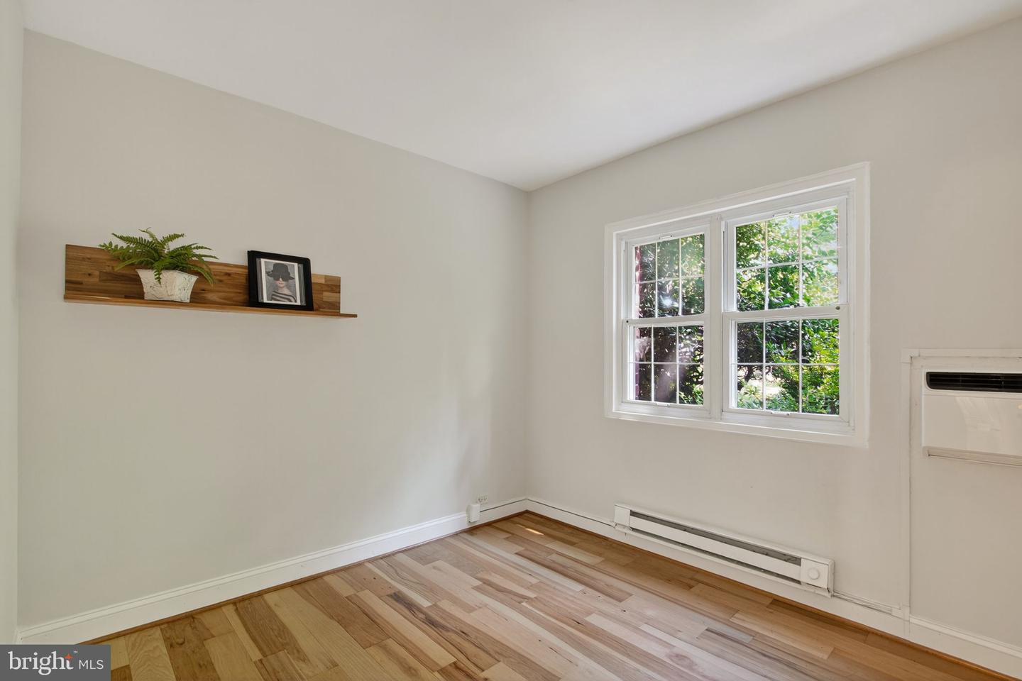 1242 MARTHA CUSTIS DR, ALEXANDRIA, Virginia 22302, 2 Bedrooms Bedrooms, 3 Rooms Rooms,1 BathroomBathrooms,Residential,For sale,1242 MARTHA CUSTIS DR,VAAX2048250 MLS # VAAX2048250