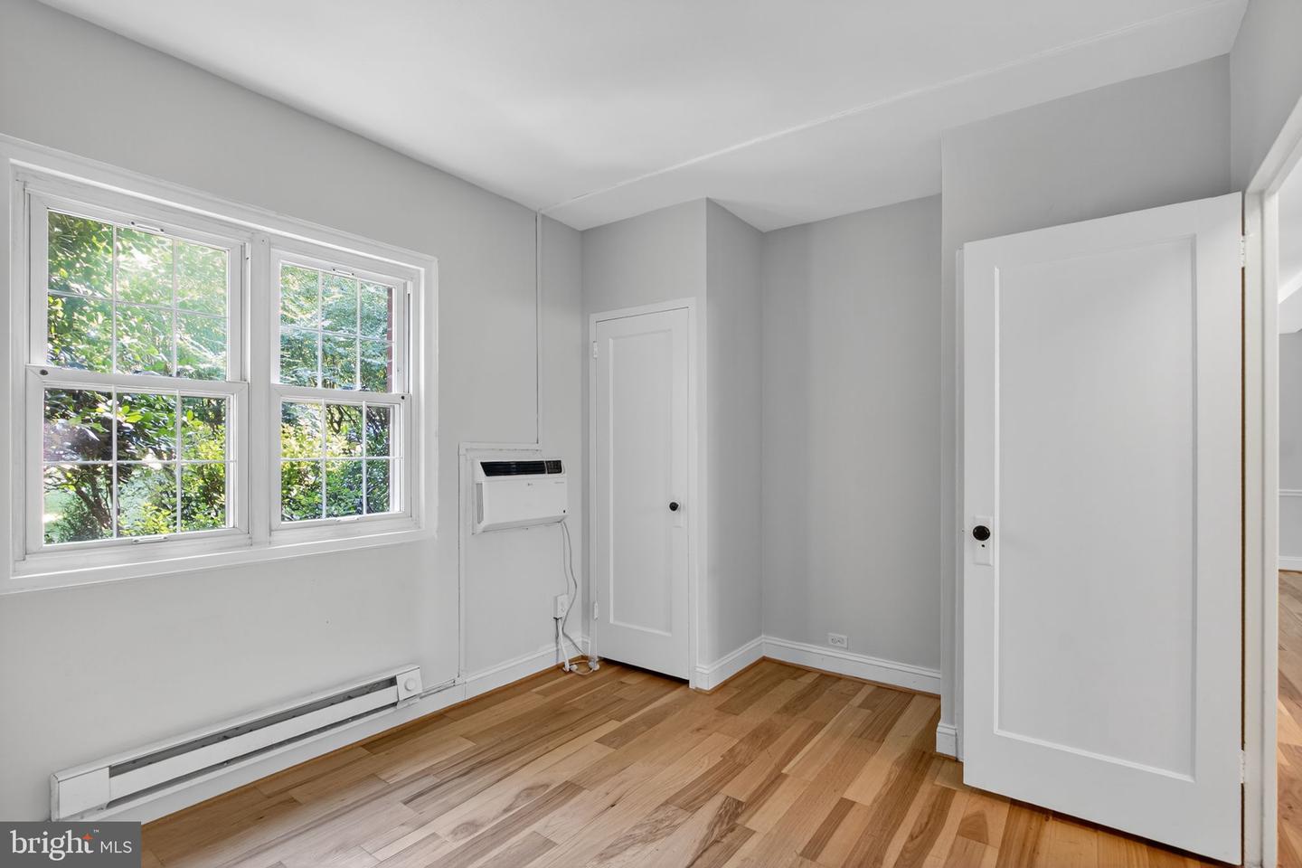 1242 MARTHA CUSTIS DR, ALEXANDRIA, Virginia 22302, 2 Bedrooms Bedrooms, 3 Rooms Rooms,1 BathroomBathrooms,Residential,For sale,1242 MARTHA CUSTIS DR,VAAX2048250 MLS # VAAX2048250