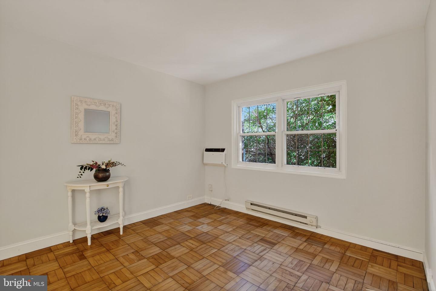 1242 MARTHA CUSTIS DR, ALEXANDRIA, Virginia 22302, 2 Bedrooms Bedrooms, 3 Rooms Rooms,1 BathroomBathrooms,Residential,For sale,1242 MARTHA CUSTIS DR,VAAX2048250 MLS # VAAX2048250
