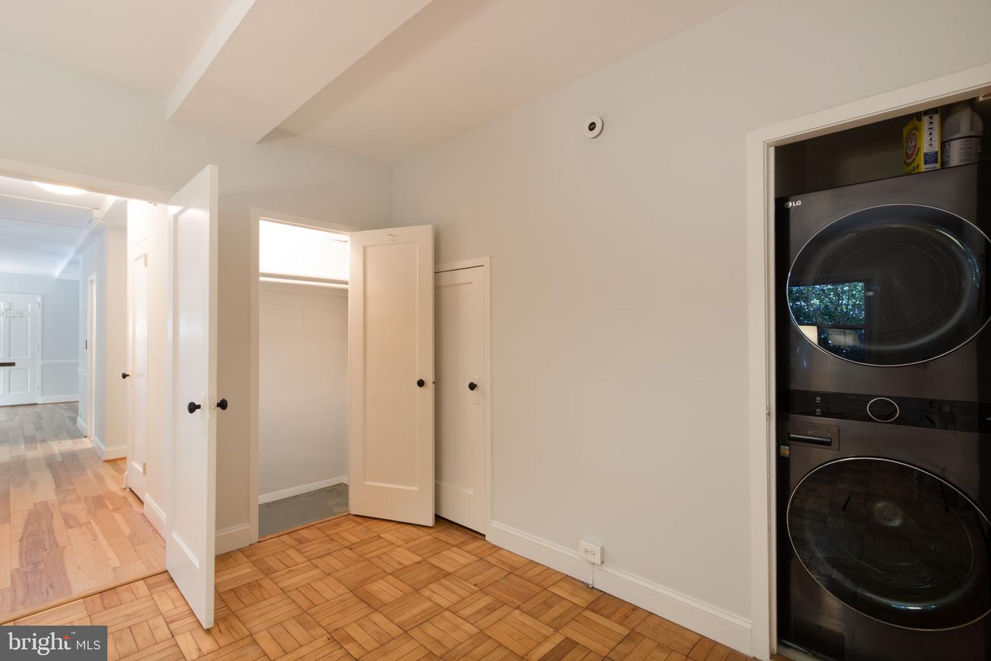 1242 MARTHA CUSTIS DR, ALEXANDRIA, Virginia 22302, 2 Bedrooms Bedrooms, 3 Rooms Rooms,1 BathroomBathrooms,Residential,For sale,1242 MARTHA CUSTIS DR,VAAX2048250 MLS # VAAX2048250
