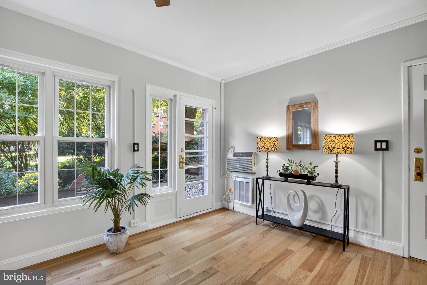 1242 MARTHA CUSTIS DR, ALEXANDRIA, Virginia 22302, 2 Bedrooms Bedrooms, 3 Rooms Rooms,1 BathroomBathrooms,Residential,For sale,1242 MARTHA CUSTIS DR,VAAX2048250 MLS # VAAX2048250