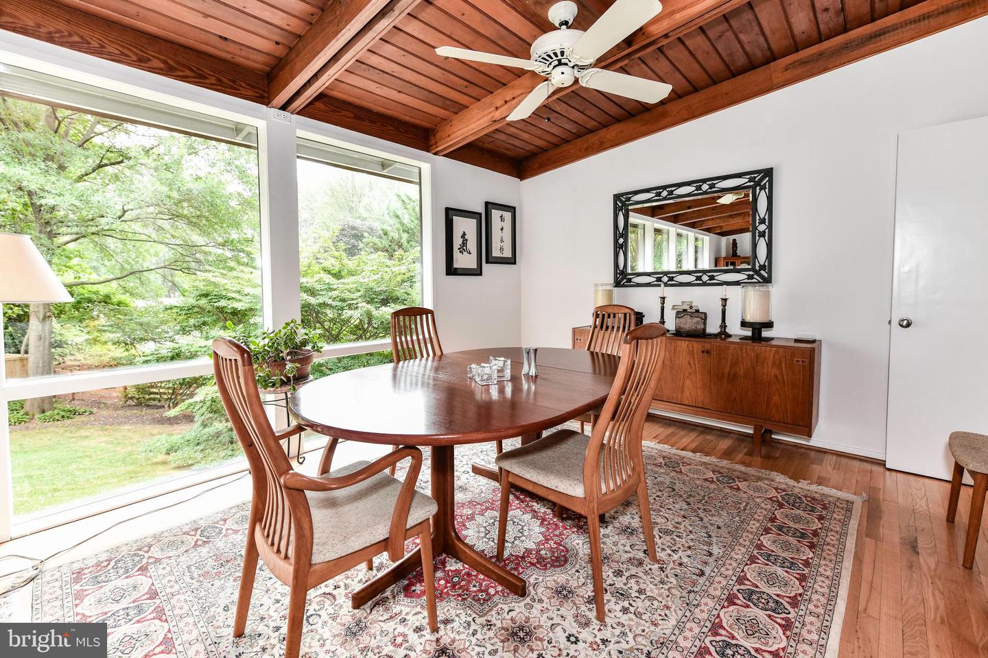 2926 MEADOW VIEW RD, FALLS CHURCH, Virginia 22042, 3 Bedrooms Bedrooms, ,2 BathroomsBathrooms,Residential,For sale,2926 MEADOW VIEW RD,VAFX2261400 MLS # VAFX2261400