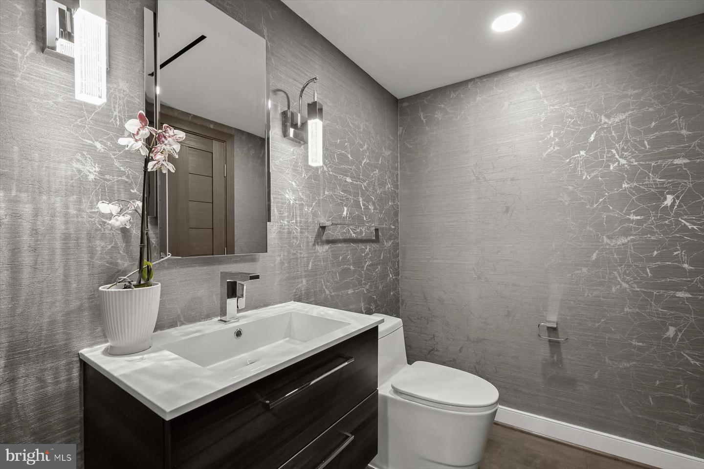 2501 M ST NW #612, WASHINGTON, District Of Columbia 20037, 3 Bedrooms Bedrooms, ,2 BathroomsBathrooms,Residential,For sale,2501 M ST NW #612,DCDC2215914 MLS # DCDC2215914