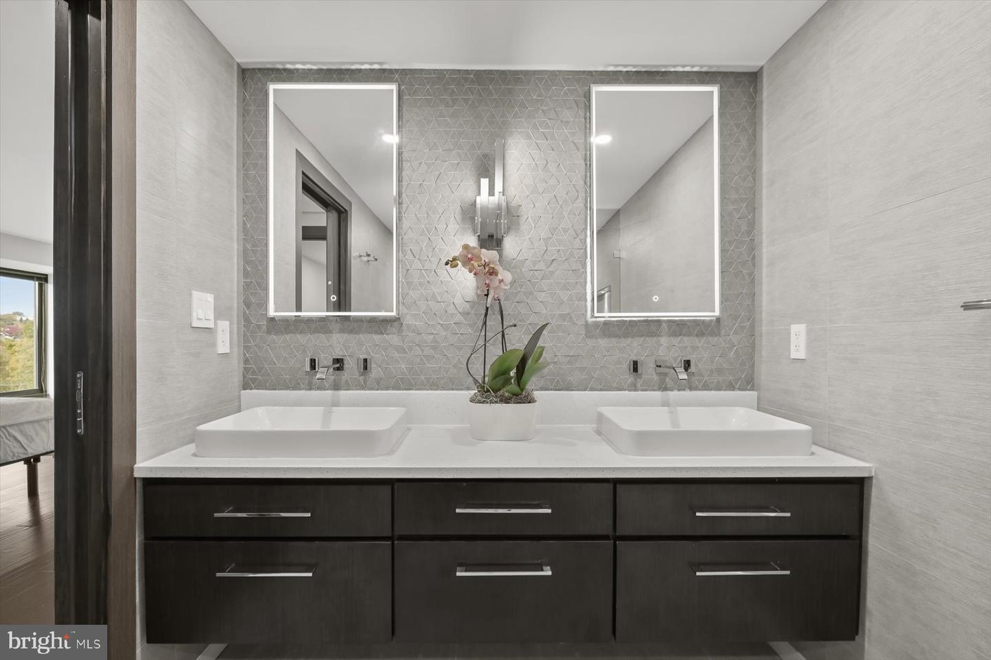 2501 M ST NW #612, WASHINGTON, District Of Columbia 20037, 3 Bedrooms Bedrooms, ,2 BathroomsBathrooms,Residential,For sale,2501 M ST NW #612,DCDC2215914 MLS # DCDC2215914