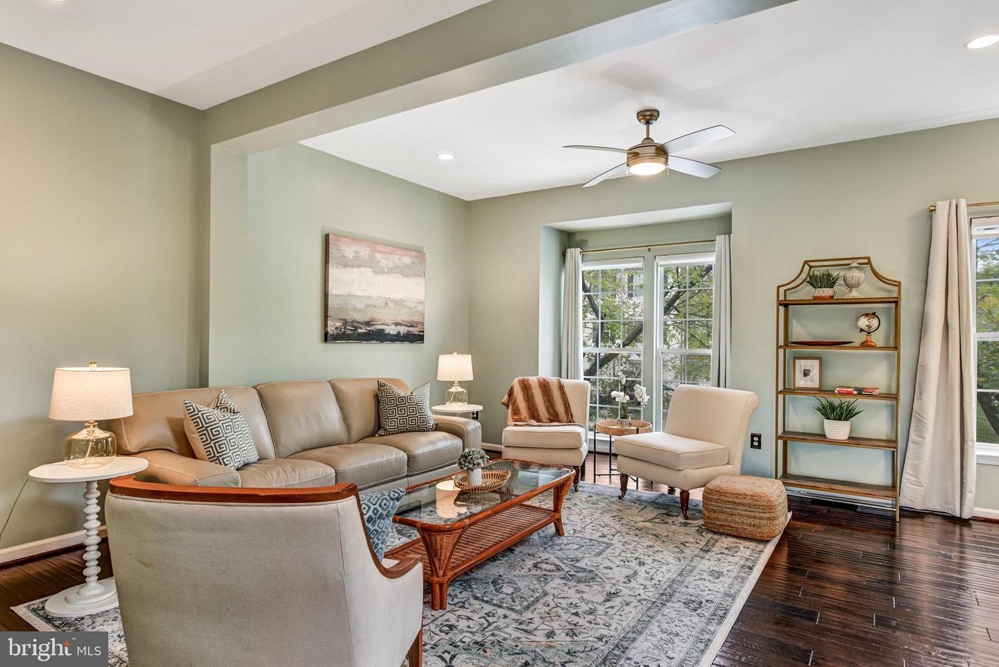 26139 LANDS END DR, CHANTILLY, Virginia 20152, 3 Bedrooms Bedrooms, 6 Rooms Rooms,2 BathroomsBathrooms,Residential,For sale,26139 LANDS END DR,VALO2104928 MLS # VALO2104928