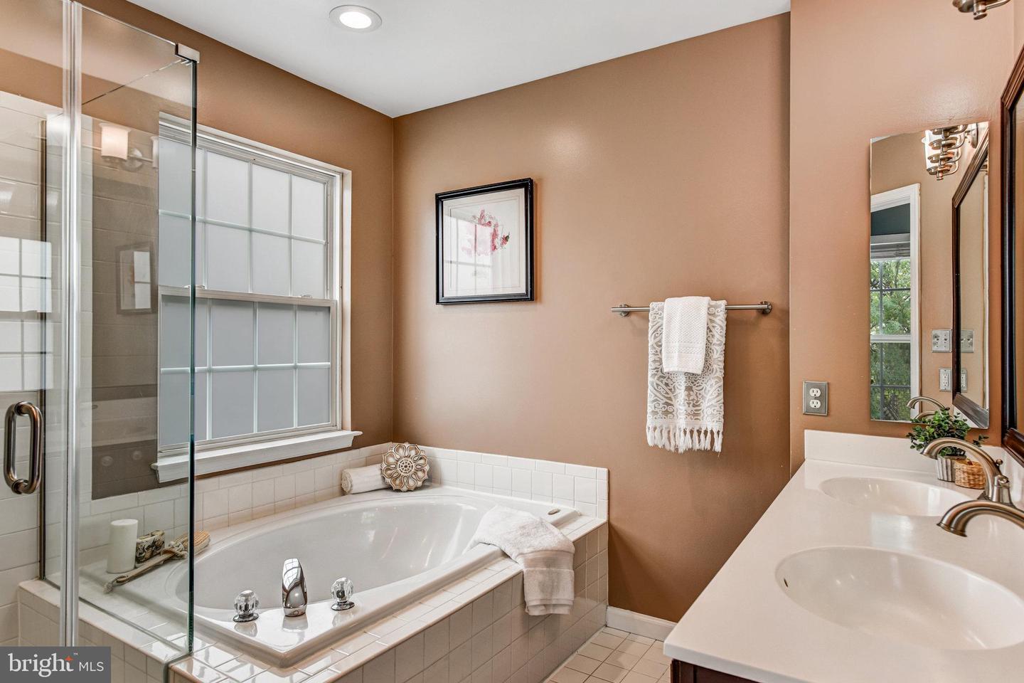 26139 LANDS END DR, CHANTILLY, Virginia 20152, 3 Bedrooms Bedrooms, 6 Rooms Rooms,2 BathroomsBathrooms,Residential,For sale,26139 LANDS END DR,VALO2104928 MLS # VALO2104928